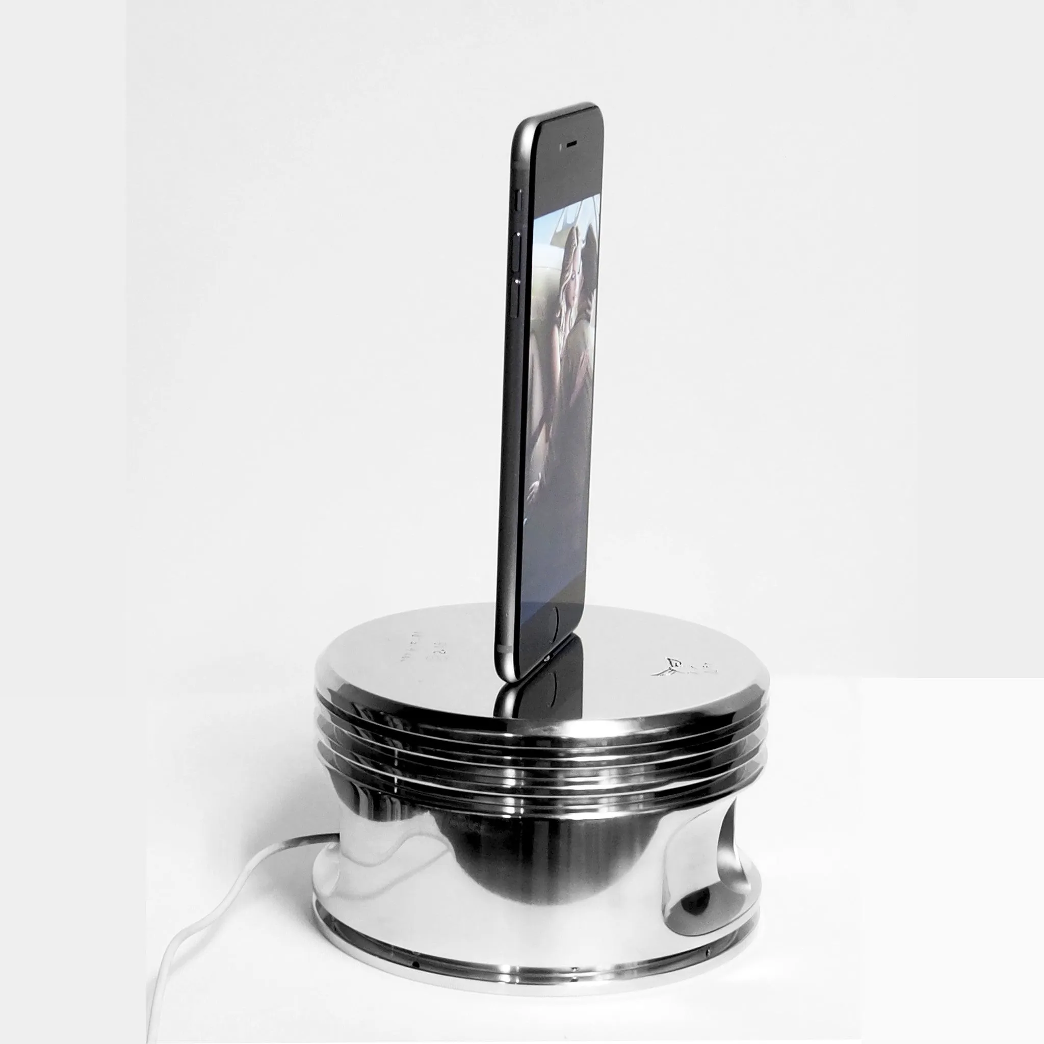 Apple Iphone 5 6 7 Plus Ipod Lightning USB Radial Engine Polished Piston Charging Dock (Flying Monkey Edition)