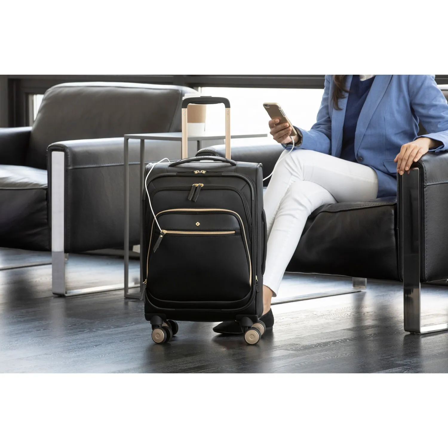 Samsonite Mobile Solution 19" Expandable Spinner Luggage